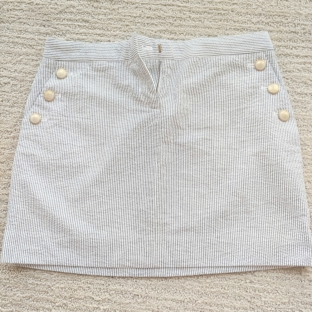NEW Jcrew mini skirt size 4 navy blue stripes